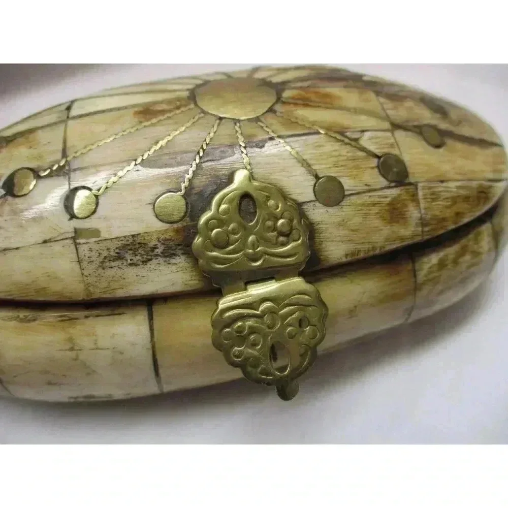 Bone Oval Box with Brass inlay trinket box Jewelry‎ latched midcentury modern